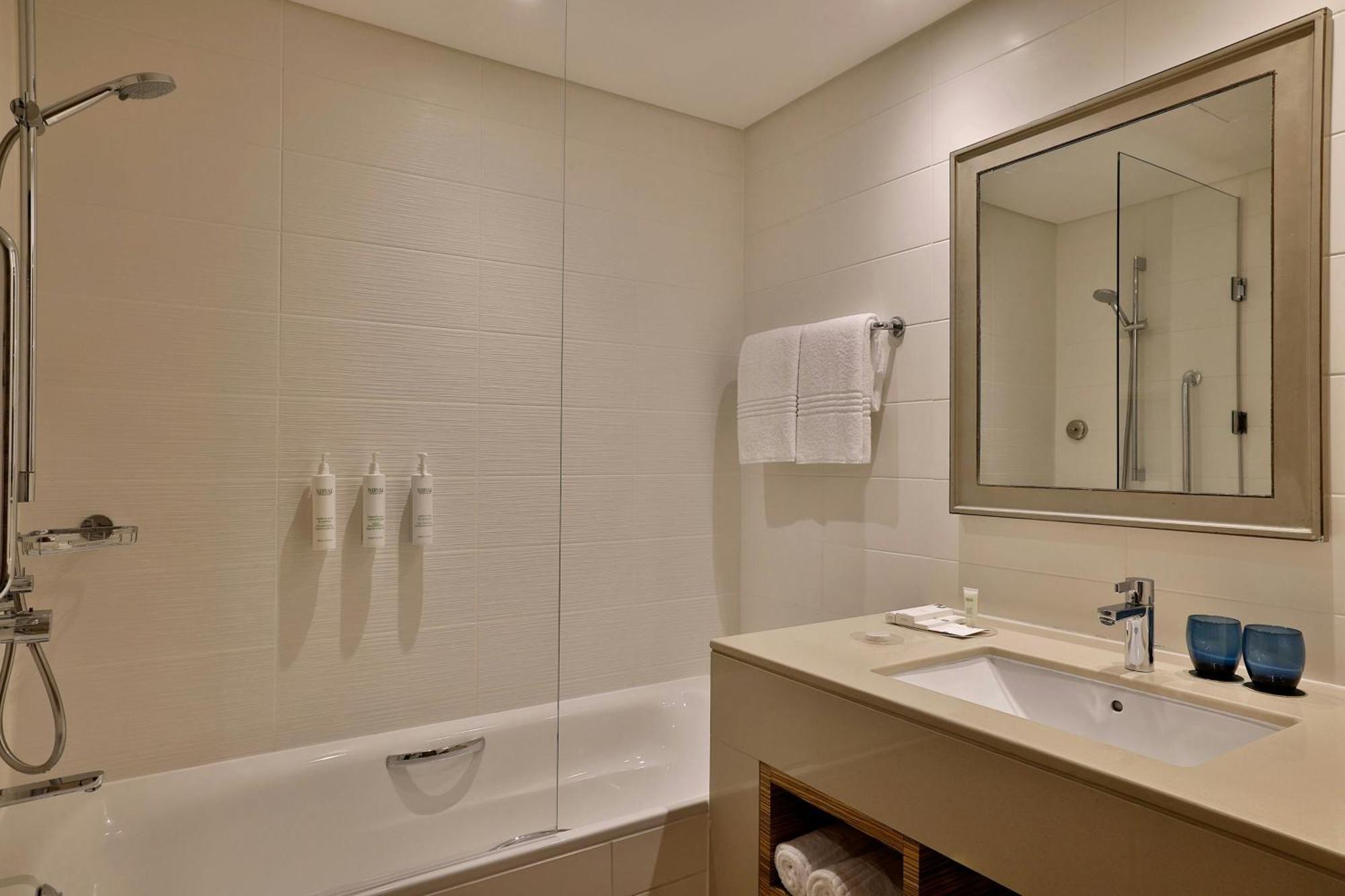 מלון Courtyard By Marriott World Trade Center, אבו דאבי מראה חיצוני תמונה